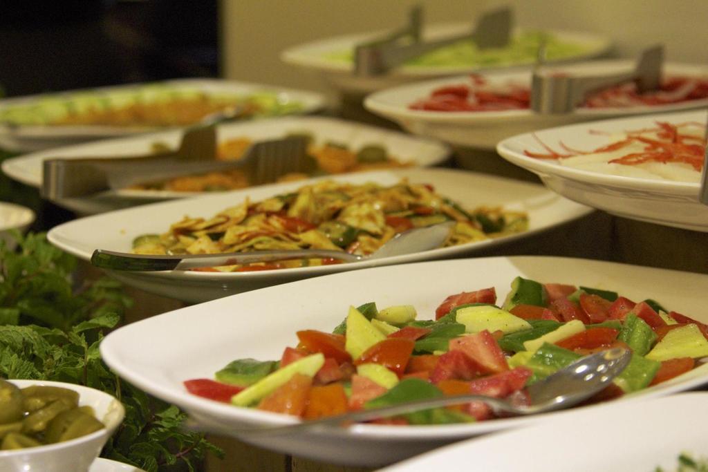 Hotel Suba Grand Dahej Luaran gambar