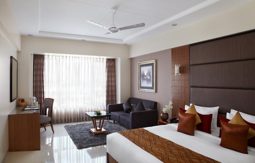 Hotel Suba Grand Dahej Luaran gambar