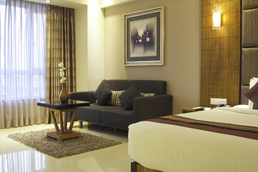 Hotel Suba Grand Dahej Luaran gambar