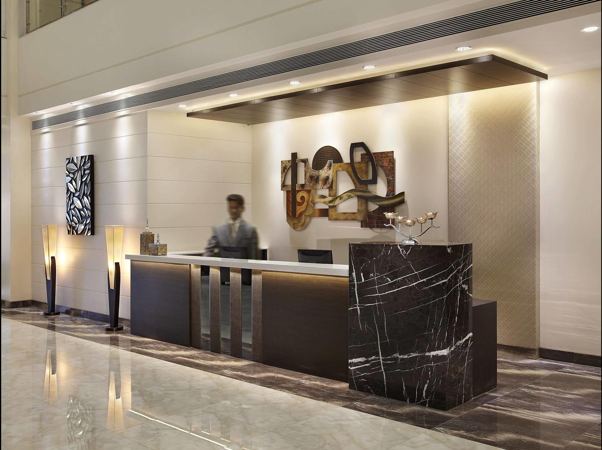 Hotel Suba Grand Dahej Luaran gambar